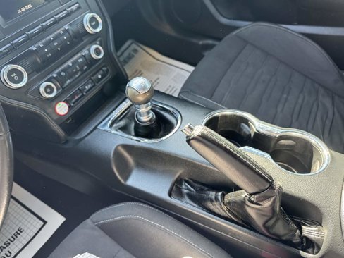 Used 2015 Ford Mustang Coupe image 33
