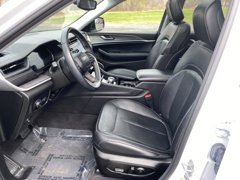 Used 2022 Jeep Grand Cherokee Limited image 10