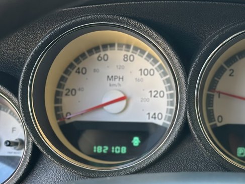 Used 2010 Dodge Charger SXT image 15