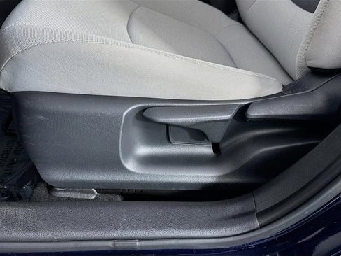 Used 2022 Toyota Corolla LE image 20