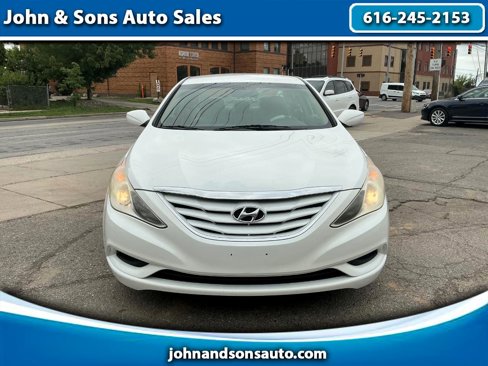 Used 2011 Hyundai Sonata GLS image 1