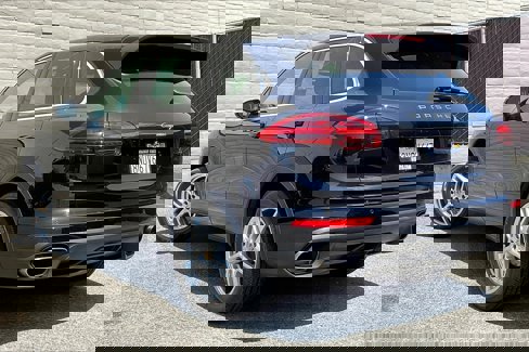 Used 2016 Porsche Cayenne image 9