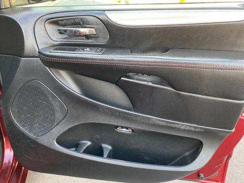 Used 2018 Dodge Grand Caravan GT image 41