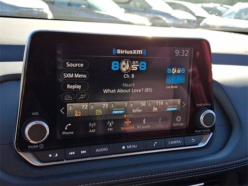 Used 2025 Nissan Rogue SV image 17