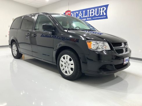 Used 2018 Dodge Grand Caravan SE image 9