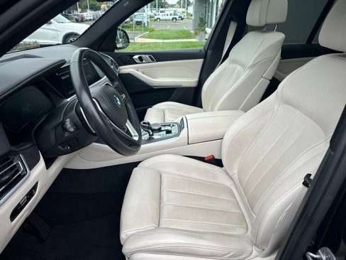 Certified 2022 BMW X5 xDrive45e w/ Luxury Seating Package image 9