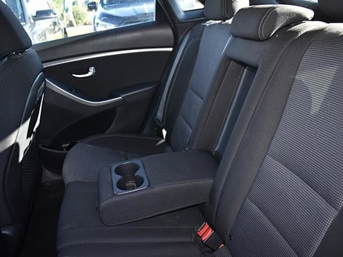 Used 2017 Hyundai Elantra GT image 14