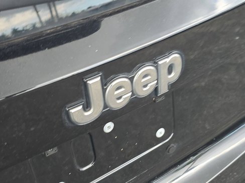 Used 2017 Jeep Renegade Limited image 6