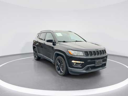 Used 2021 Jeep Compass Latitude image 2
