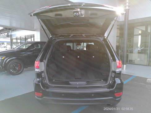 Used 2019 Jeep Grand Cherokee Laredo image 18