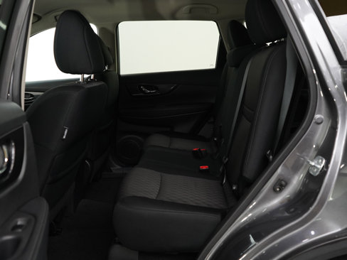 Used 2017 Nissan Rogue SV w/ Midnight Edition Package image 15