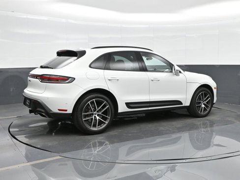 Used 2025 Porsche Macan image 7