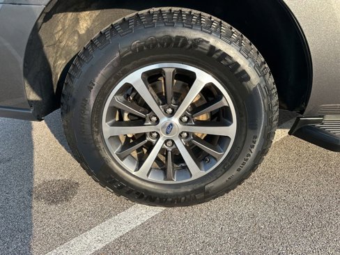 Used 2021 Ford Expedition XLT image 44