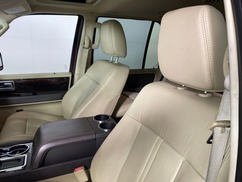 Used 2015 Lincoln Navigator 2WD w/ Equipment Group 101A Reserve image 9