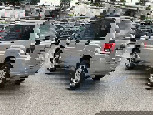 Used 2008 Mitsubishi Endeavor LS image 5