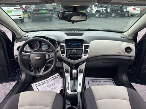 Used 2014 Chevrolet Cruze LS image 22