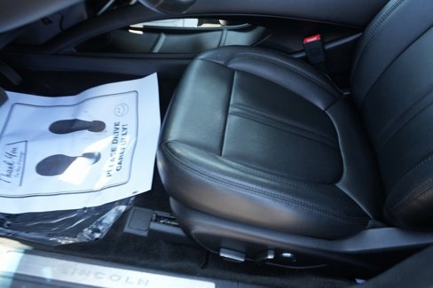 Used 2016 Lincoln MKZ AWD image 14