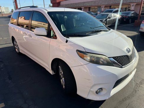 Used 2013 Toyota Sienna SE image 4