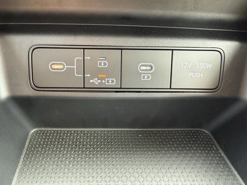 Used 2025 Hyundai Tucson SE image 23