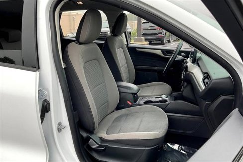 Used 2022 Ford Escape SE image 26