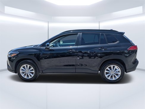 Used 2023 Toyota Corolla Cross LE image 6