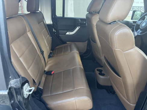 Used 2011 Jeep Wrangler Unlimited Rubicon w/ Dual Top Group image 25