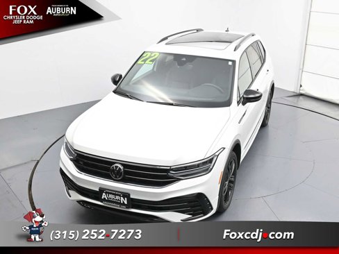 Used 2022 Volkswagen Tiguan SE R-Line image 26