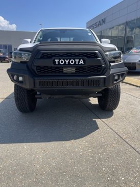 Used 2019 Toyota Tacoma SR image 2