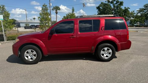 Used 2011 Nissan Pathfinder S image 1