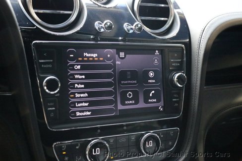 Used 2019 Bentley Bentayga image 39