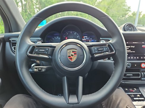 Used 2024 Porsche Macan image 33