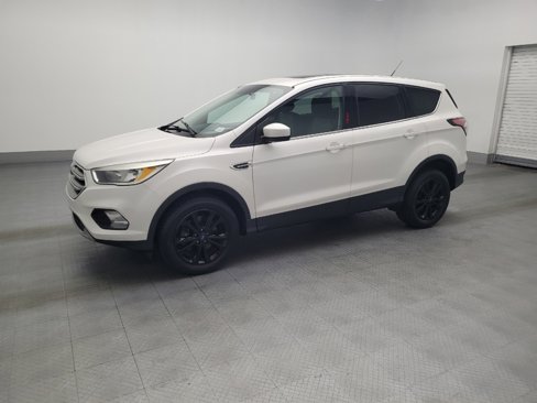 Used 2017 Ford Escape SE w/ SE Cold Weather Package image 2