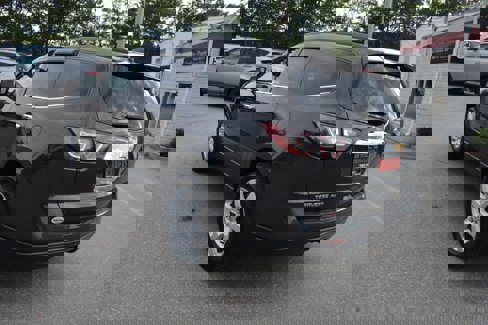 Used 2017 Chevrolet Traverse LT w/ Style and Technology Package image 4