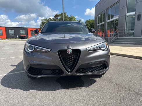 Used 2023 Alfa Romeo Stelvio Veloce image 4