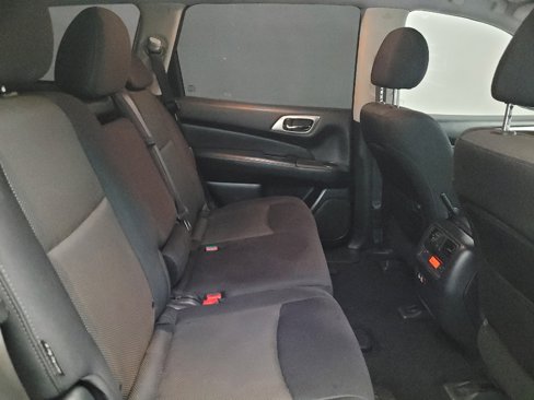 Used 2019 Nissan Pathfinder SV image 19