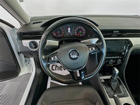 Used 2020 Volkswagen Passat 2.0T SE image 11
