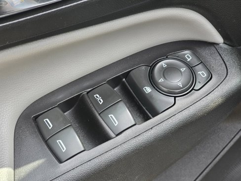Used 2018 Chevrolet Equinox LS image 18
