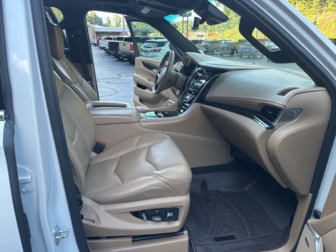 Certified 2019 Cadillac Escalade Platinum image 18