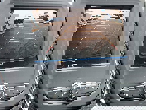 Used 2021 Chevrolet Equinox LS image 18