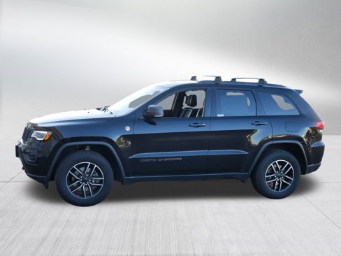 Used 2019 Jeep Grand Cherokee Trailhawk w/ Trailhawk Luxury Group image 3