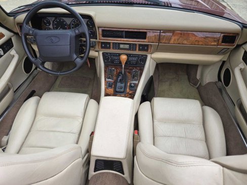 Used 1995 Jaguar XJS V12 Convertible image 4