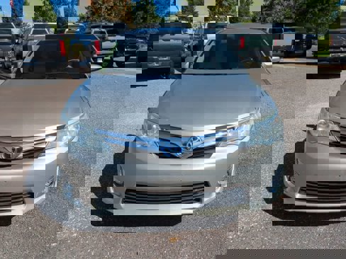 Used 2014 Toyota Camry XLE image 9