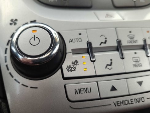Used 2016 Chevrolet Equinox LTZ w/ Enhanced Convenience Package image 28