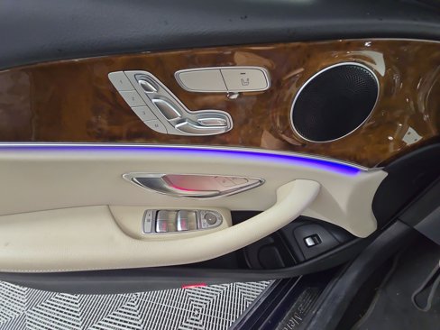 Used 2018 Mercedes-Benz E 300 image 10