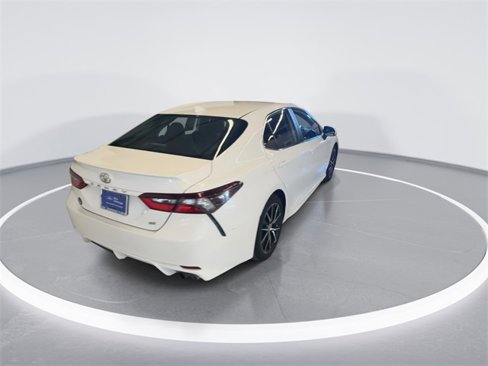 Used 2021 Toyota Camry SE image 11