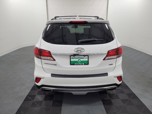 Used 2017 Hyundai Santa Fe SE image 6