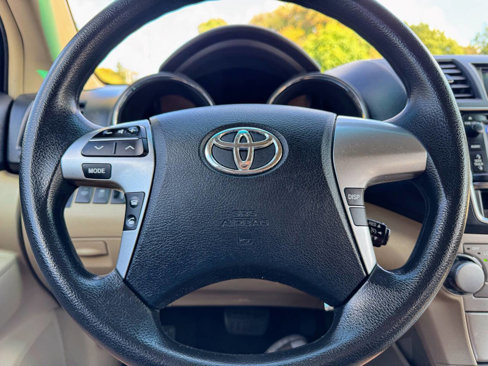 Used 2013 Toyota Highlander Plus image 14