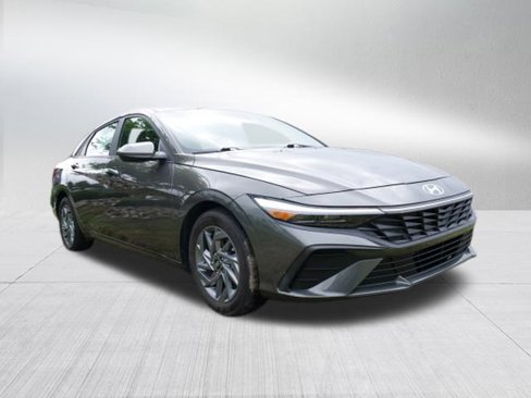 Used 2024 Hyundai Elantra SEL image 9