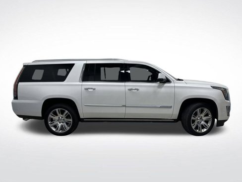 Used 2018 Cadillac Escalade ESV Premium Luxury image 2