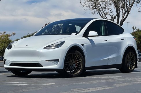 Used 2021 Tesla Model Y Performance image 8